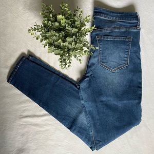 • Old Navy Mid Rise Skinny Jeans •
